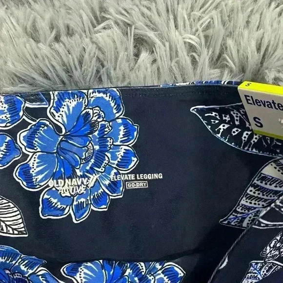 Old Navy Womens Floral Print Active Elevate Leggings - Picture 7 of 7